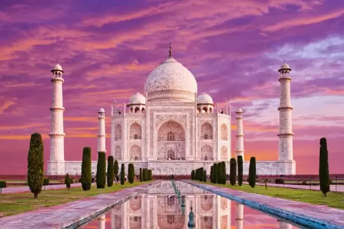 Taj Mahal Tour by Gatimaan Train All Inclusive